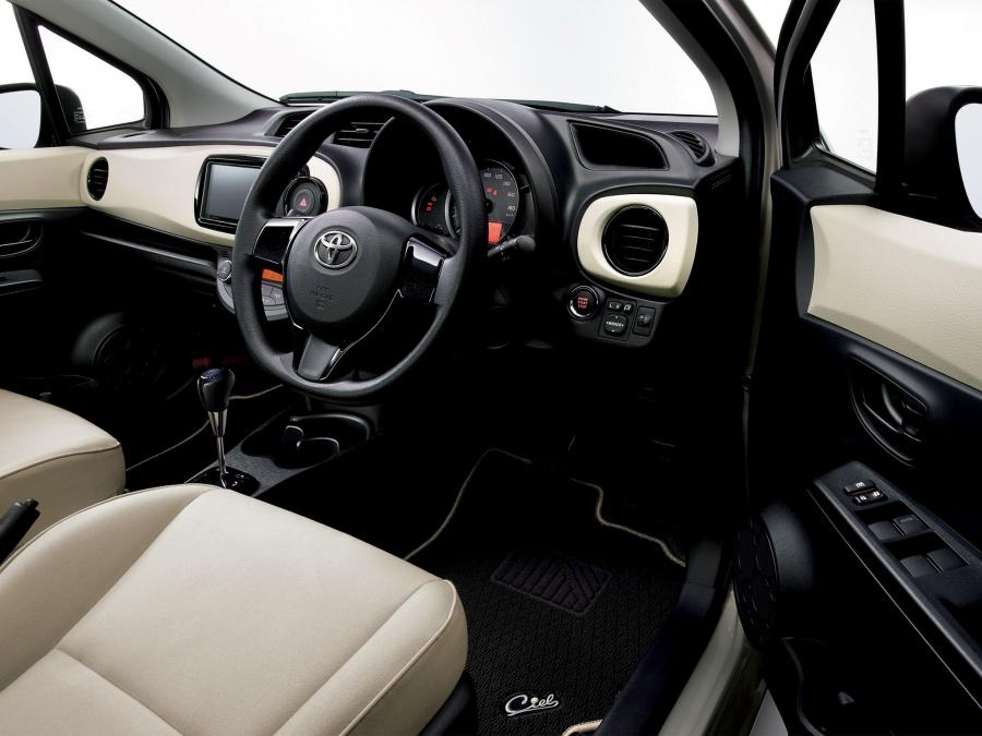  Toyota Vitz 1.3 F Ciel 2012 года  (фото 3 из 4)